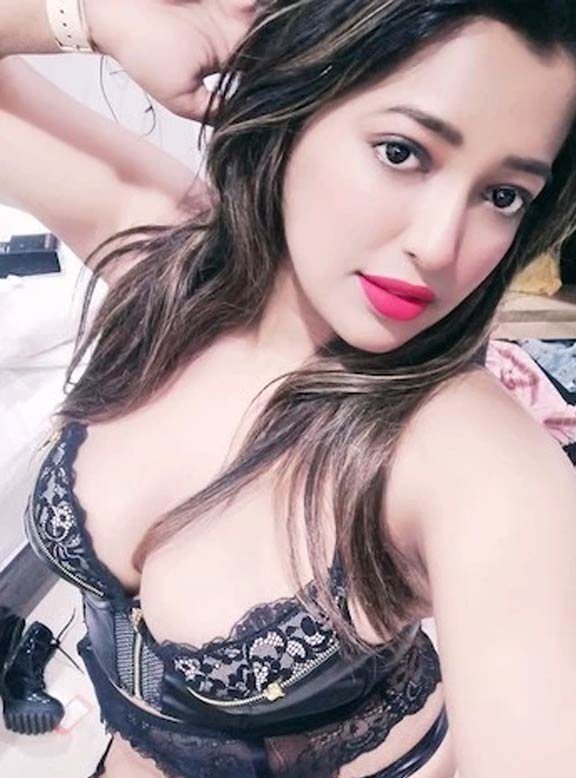Lucknow aged housewife Call Girl
